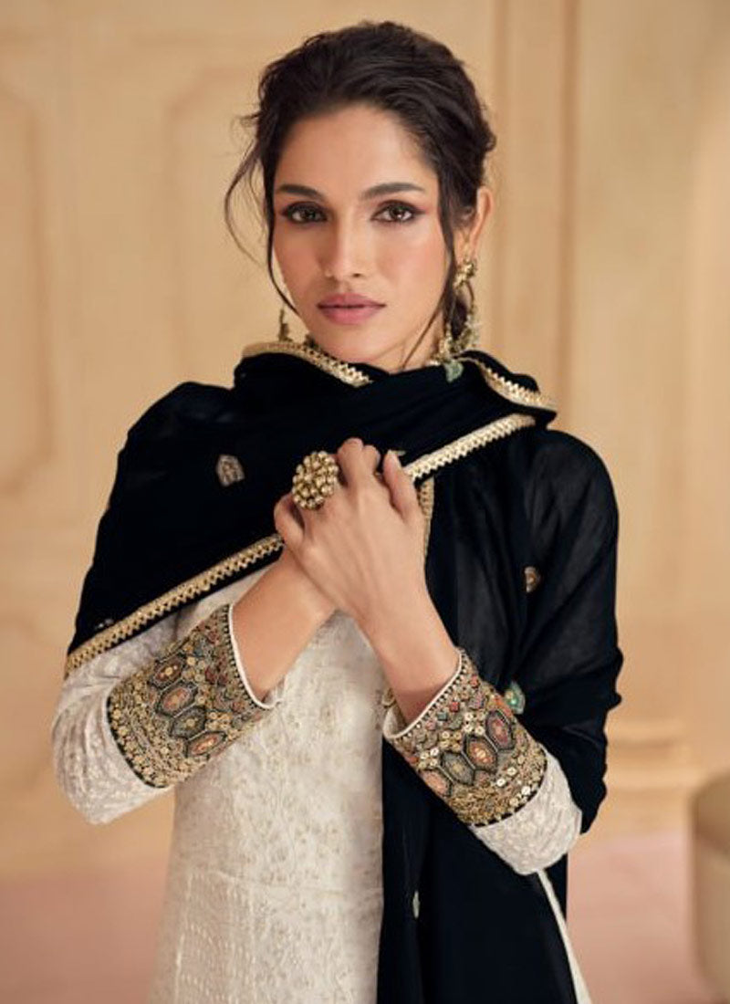 "Noor-e-Saaf White Embroidered Anarkali Suite"